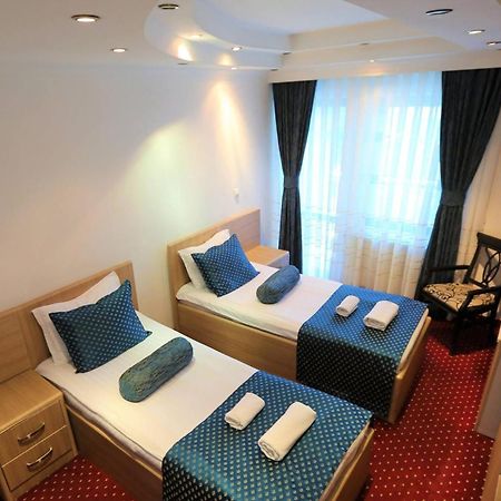 Hotel Pejton Pristina Extérieur photo