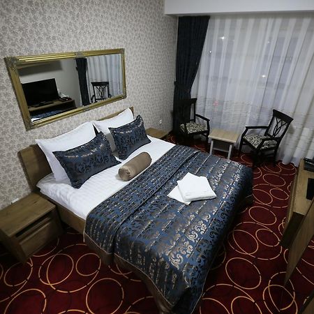 Hotel Pejton Pristina Extérieur photo