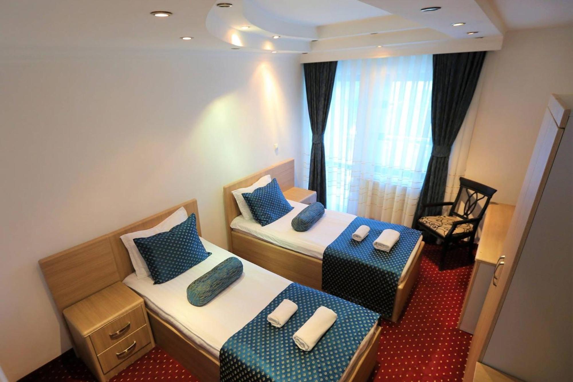 Hotel Pejton Pristina Extérieur photo