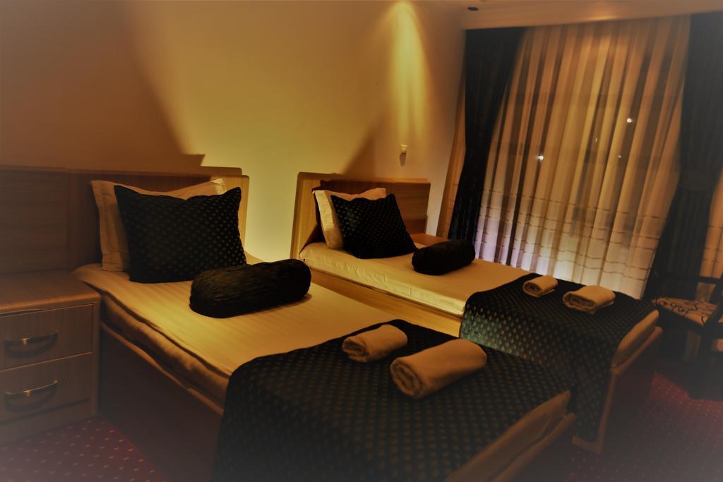Hotel Pejton Pristina Extérieur photo