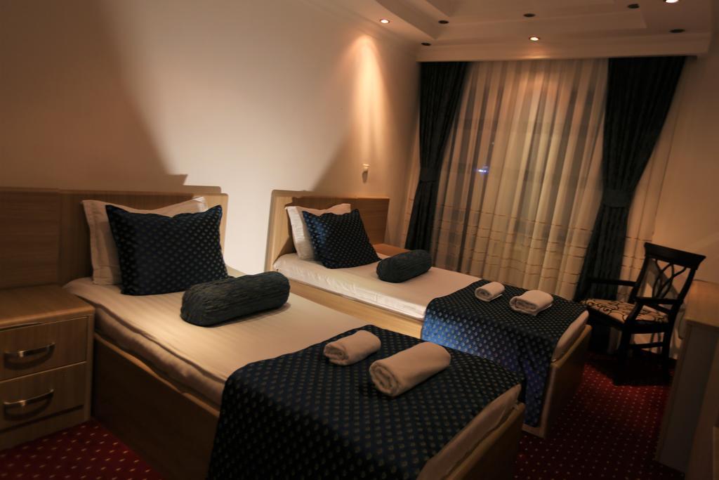Hotel Pejton Pristina Extérieur photo