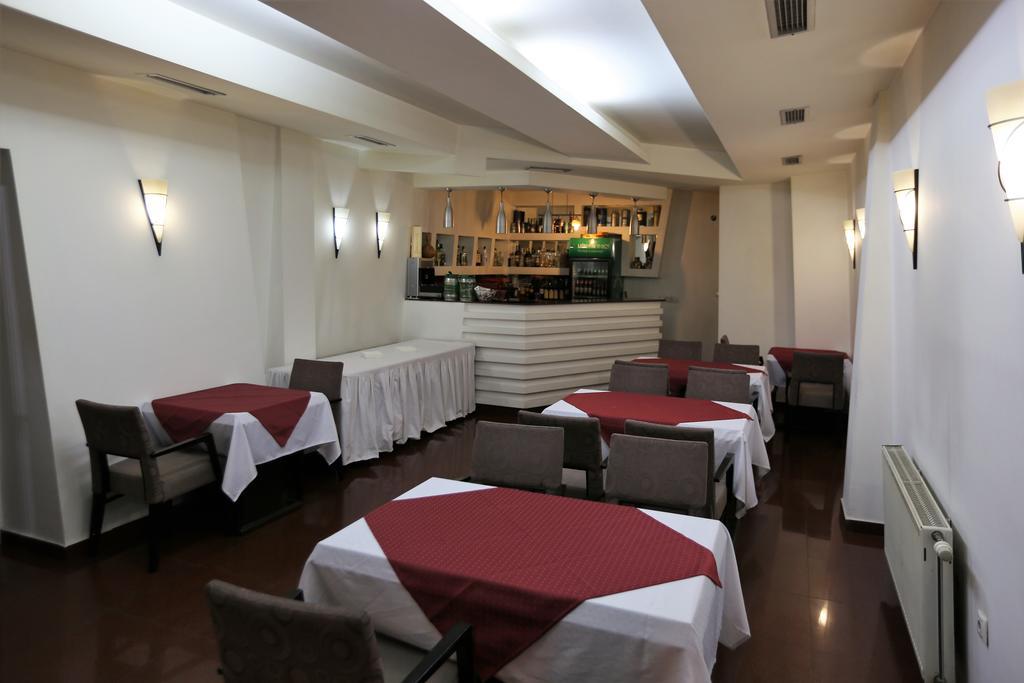 Hotel Pejton Pristina Extérieur photo
