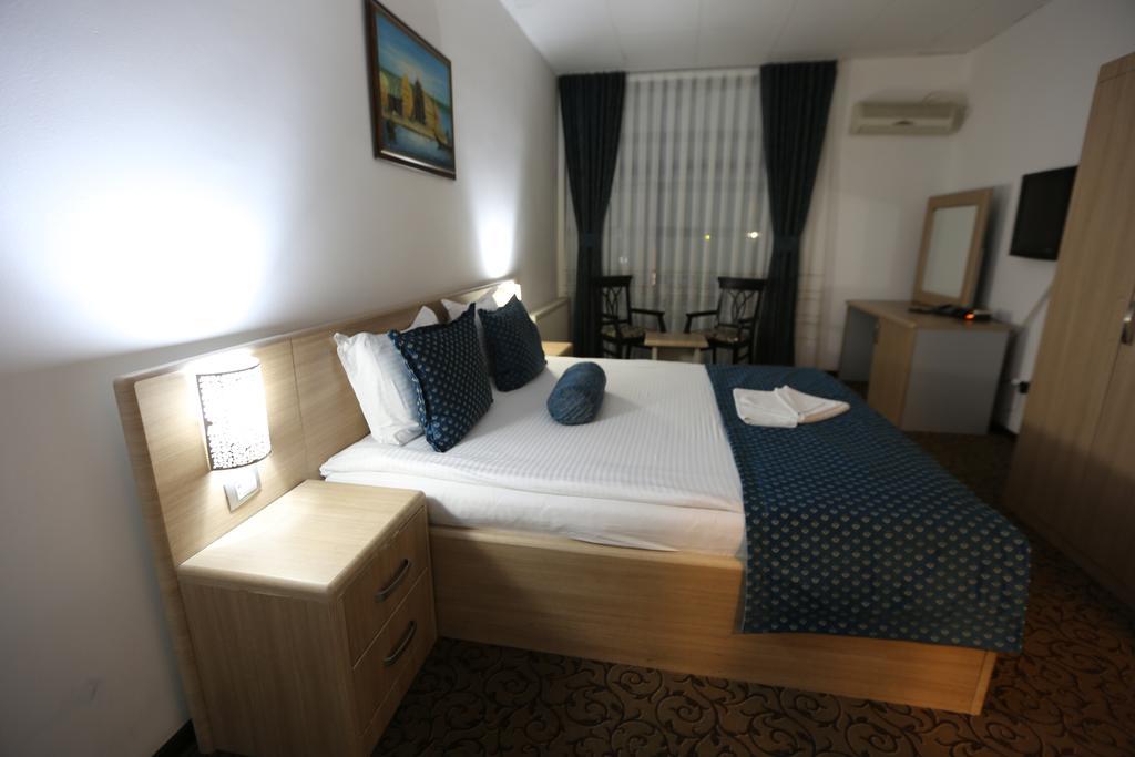 Hotel Pejton Pristina Extérieur photo