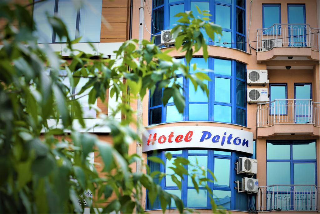 Hotel Pejton Pristina Extérieur photo