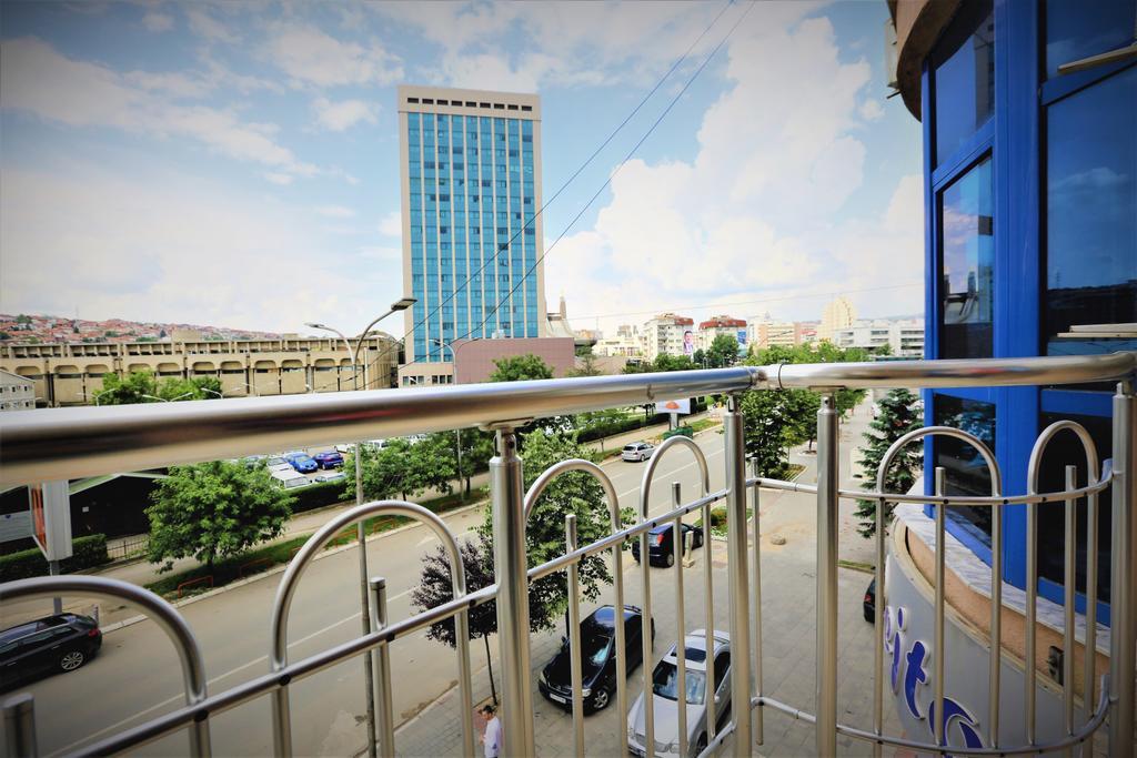 Hotel Pejton Pristina Extérieur photo