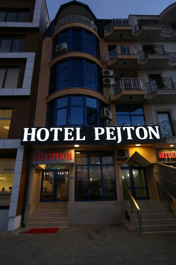 Hotel Pejton Pristina Extérieur photo
