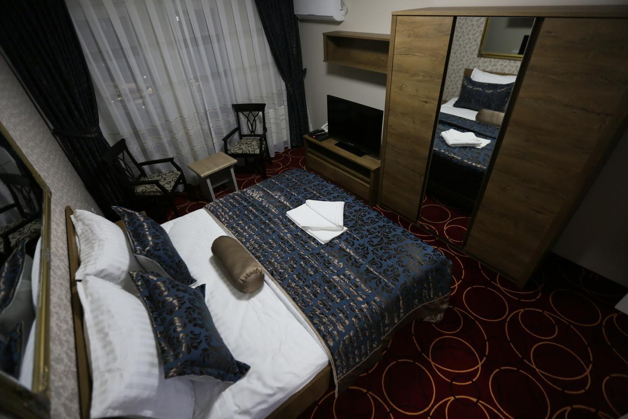 Hotel Pejton Pristina Extérieur photo