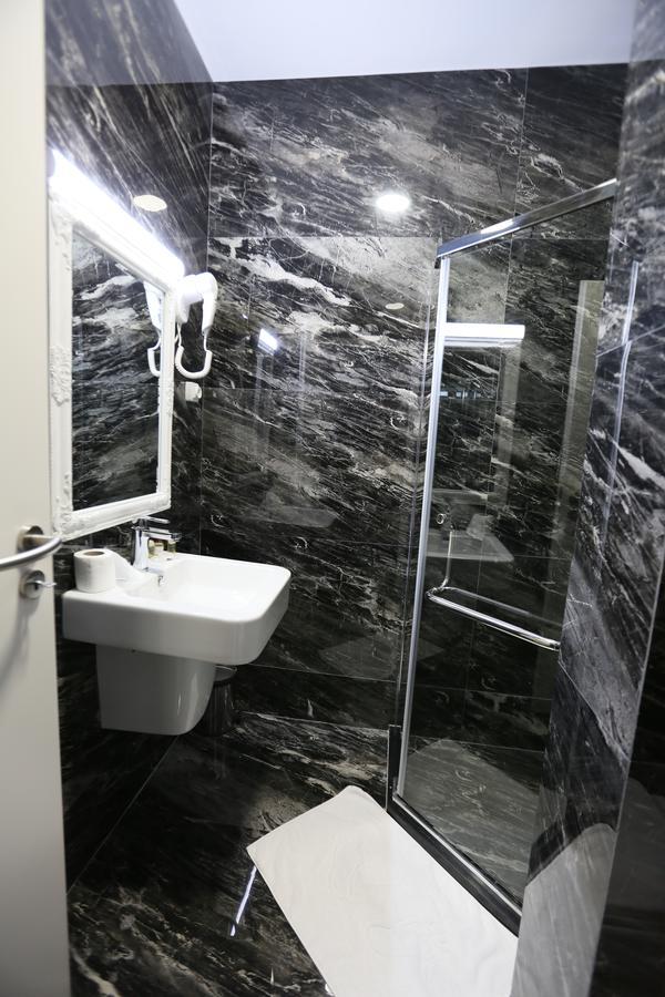 Hotel Pejton Pristina Extérieur photo