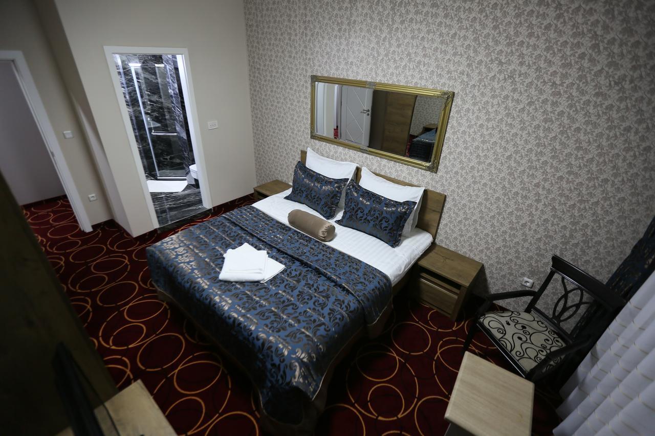 Hotel Pejton Pristina Extérieur photo