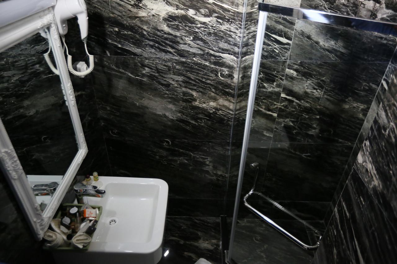 Hotel Pejton Pristina Extérieur photo