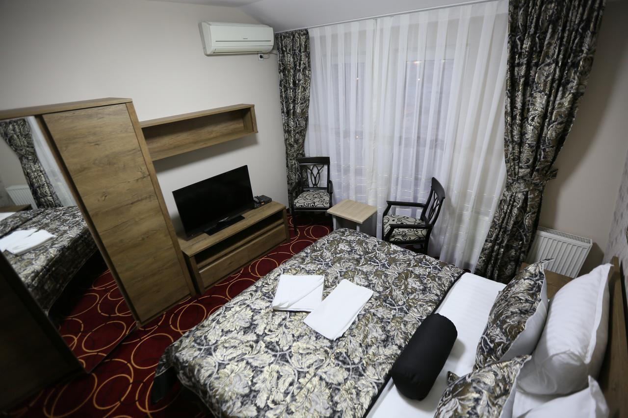 Hotel Pejton Pristina Extérieur photo