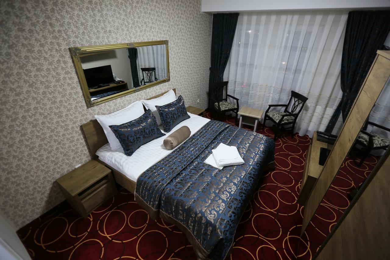 Hotel Pejton Pristina Extérieur photo