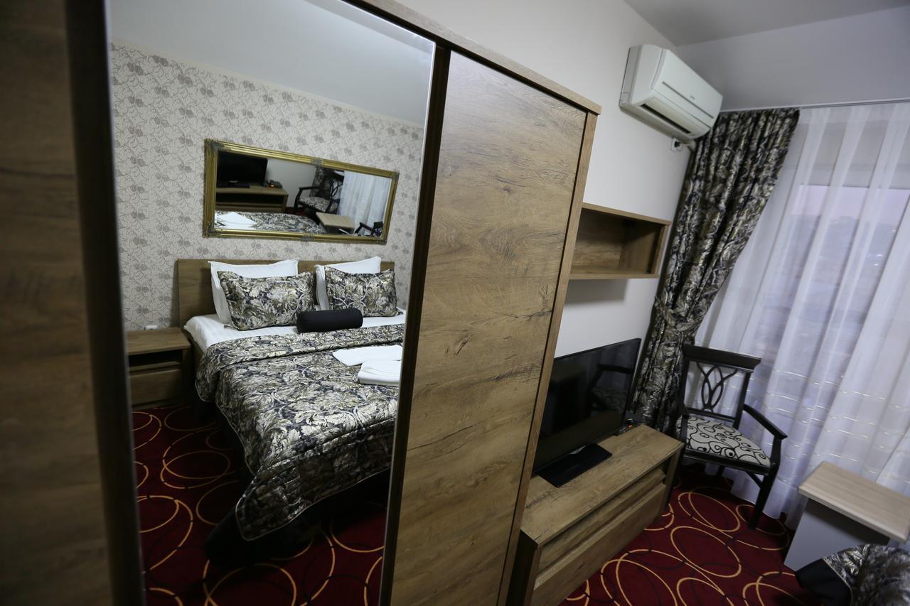 Hotel Pejton Pristina Extérieur photo